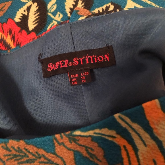 Green patterned Superstition Midi dress size 10. - Picture 2 of 3